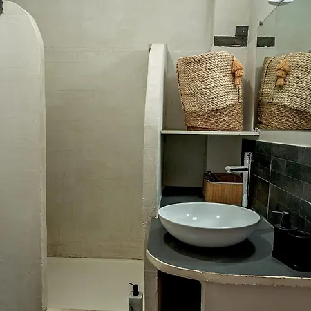 Dans Le Centre Medieval Appartement